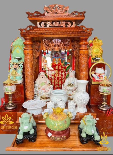 bàn thờ thần tài gỗ mái ngói.png